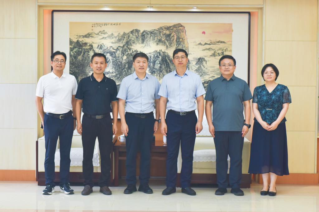 副校长阳凡林会见客人